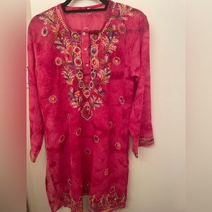Colorful silky Indian (Hyderabad) embroidered tunic slit on sides. Size 40.